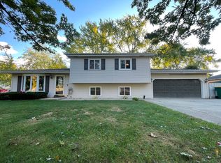 7615 Bigger St, Merrillville, IN 46410