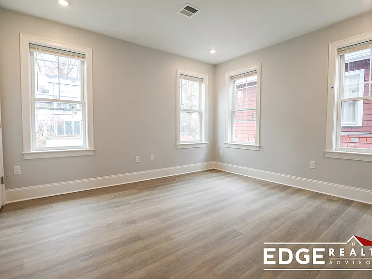 100 Brooks St #2A — Photo 8