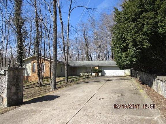 2nd image of 719 Harlech Dr