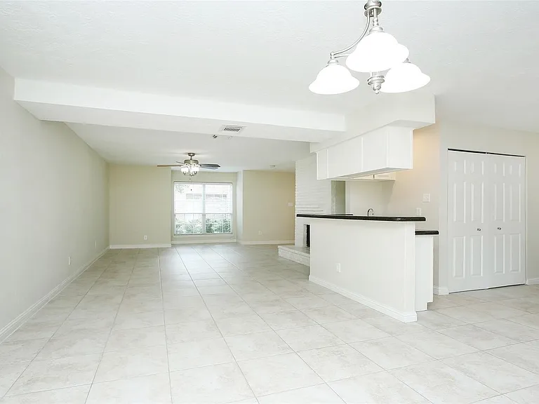 14641 Perthshire Rd — Photo 7