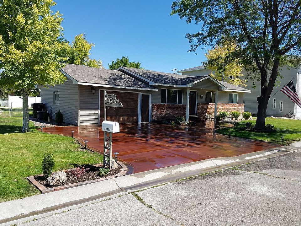 Front yard and large drive