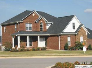 4915 Cove Valley Dr SE, Owens Cross Roads, AL 35763