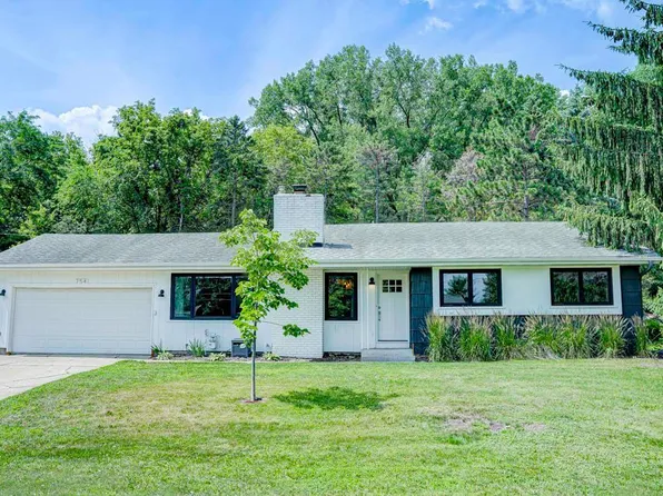 754 Mohican Ln, Mendota Heights, MN 55120