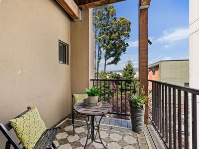 574 48th St APT 302, Oakland, CA, 94609