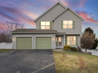 12 Cashmere Ct, Rochester, NY 14609
