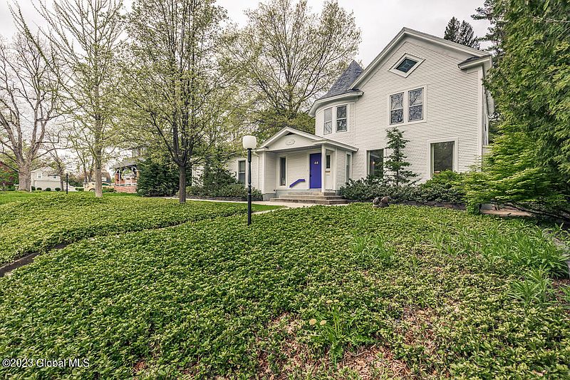 3rd image of 44 HYDE Boulevard