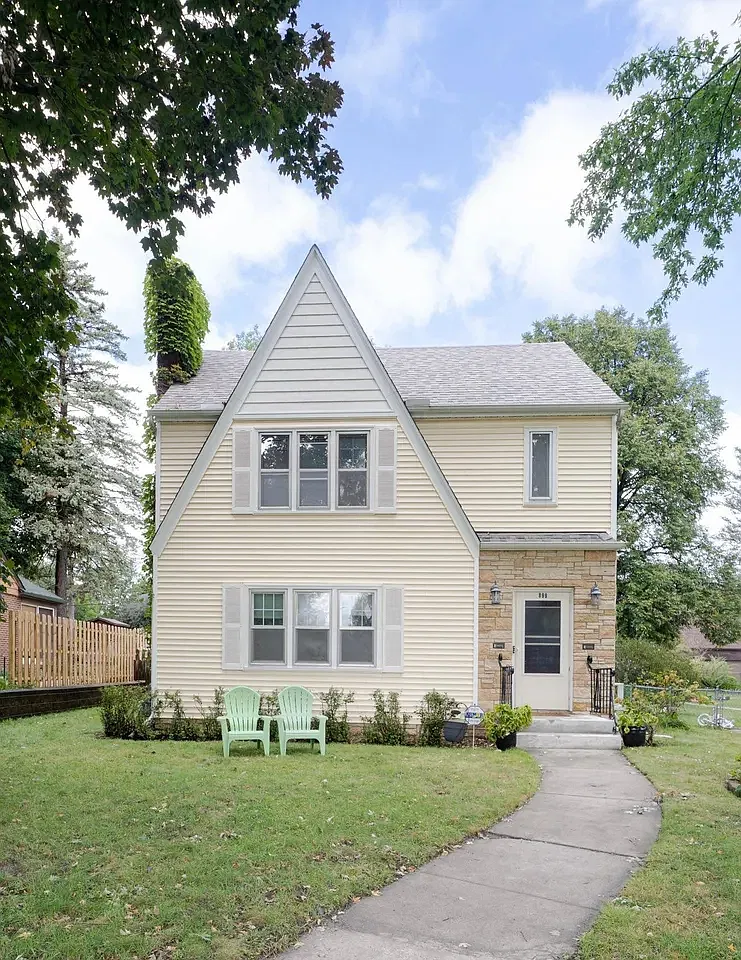 Parkview Ave, Saint Paul — Photo 1