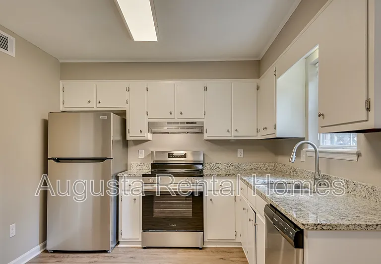 148 Chalet North Ct #148 — Photo 8