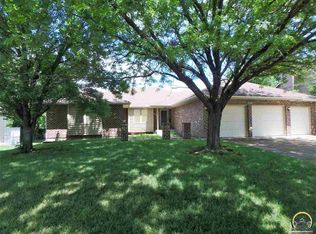 5930 SW 35th St, Topeka, KS 66614