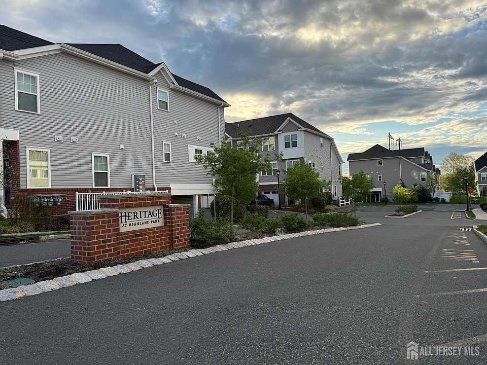 1st image of 302 Dickson Ct