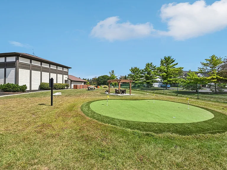 Island Club — Photo 20