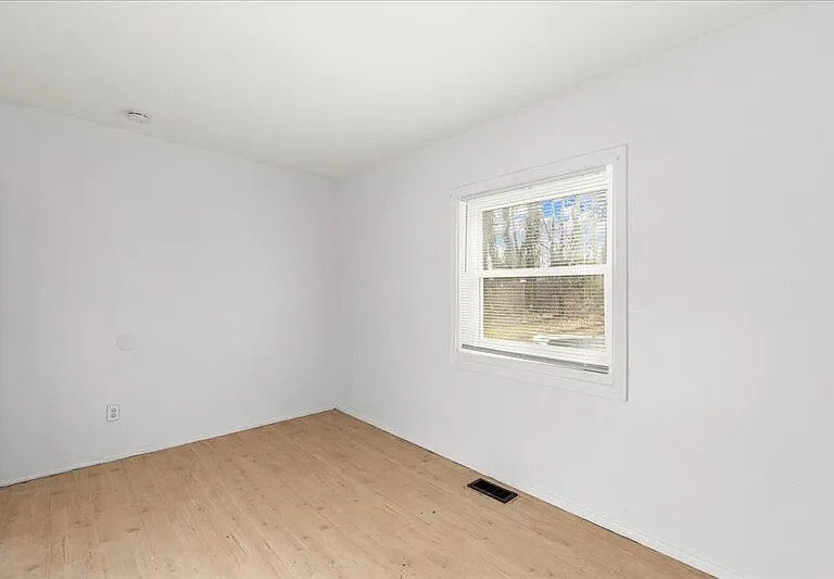 28 Crescent Dr — Photo 15