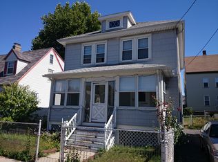 34 Glencoe St, Brighton, MA 02135