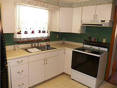5th image of 633 Shearer St