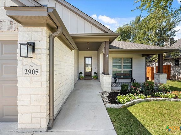 3rd image of 2905 Pistoia Dr