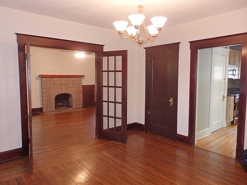 2nd image of 2975 Linwood Ave
