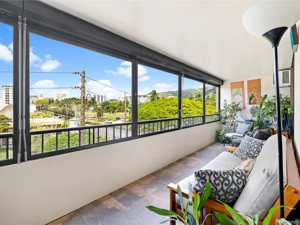 1521 Alexander St APT 501, Honolulu, HI 96822
