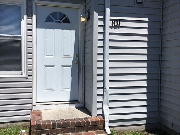 2nd image of 3717 Turnpike Rd APT 101