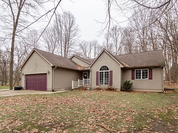 2nd image of 1009 Sherwood Forrest Trl