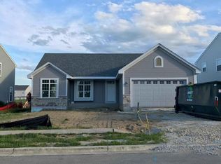 1613 Pintail Dr, West Bend, WI 53095