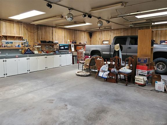 5th image of 640 Arbutus St