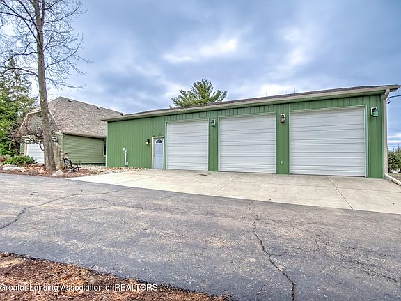 4th image of 6656 Peninsula Way
