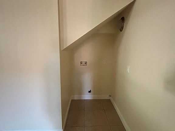 5th image of 148 E 84th Pl