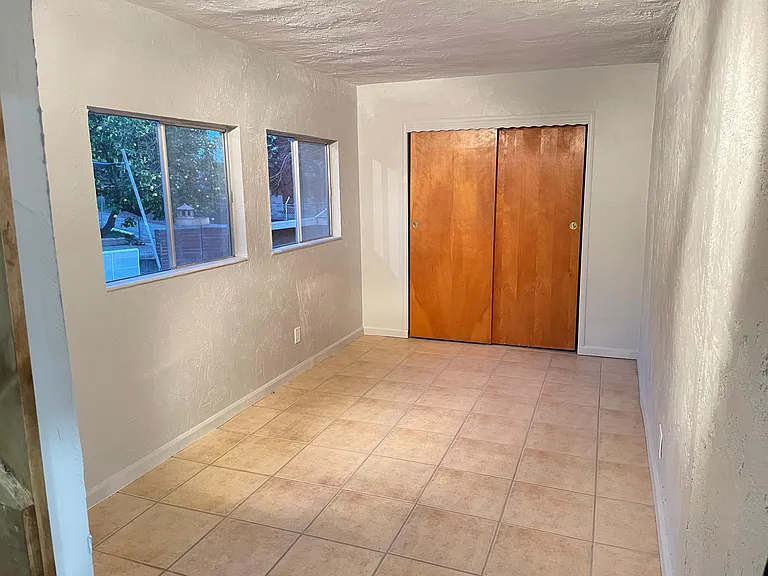480 Napa St — Photo 14