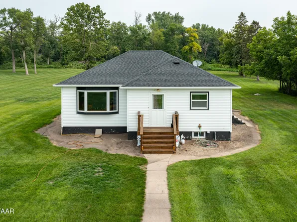 16033 5th St SE, Hillsboro, ND 58045