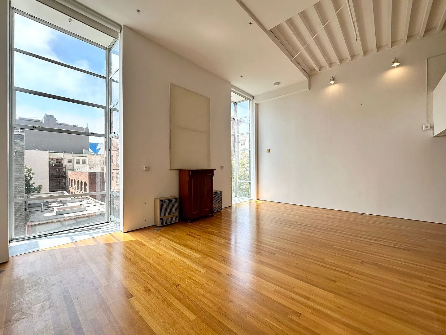 348 Hyde Street — Photo 2