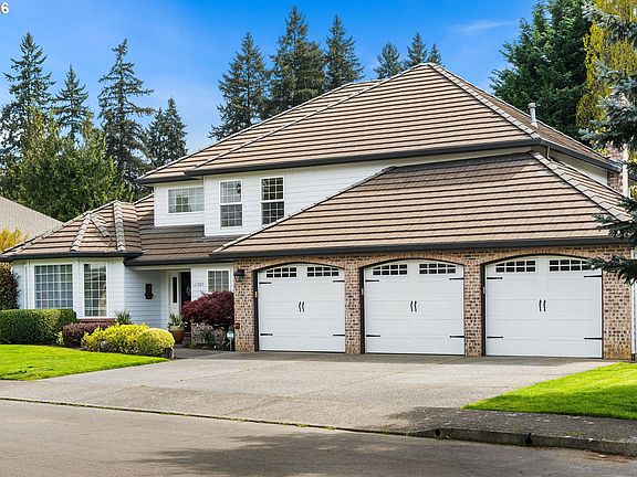 4th image of 11507 NE 33rd Ave