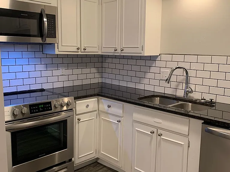 3909 Kenwood Ave — Photo 10