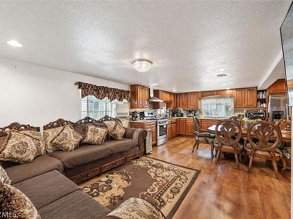 4th image of 2865 W Rialto Ave Space 17