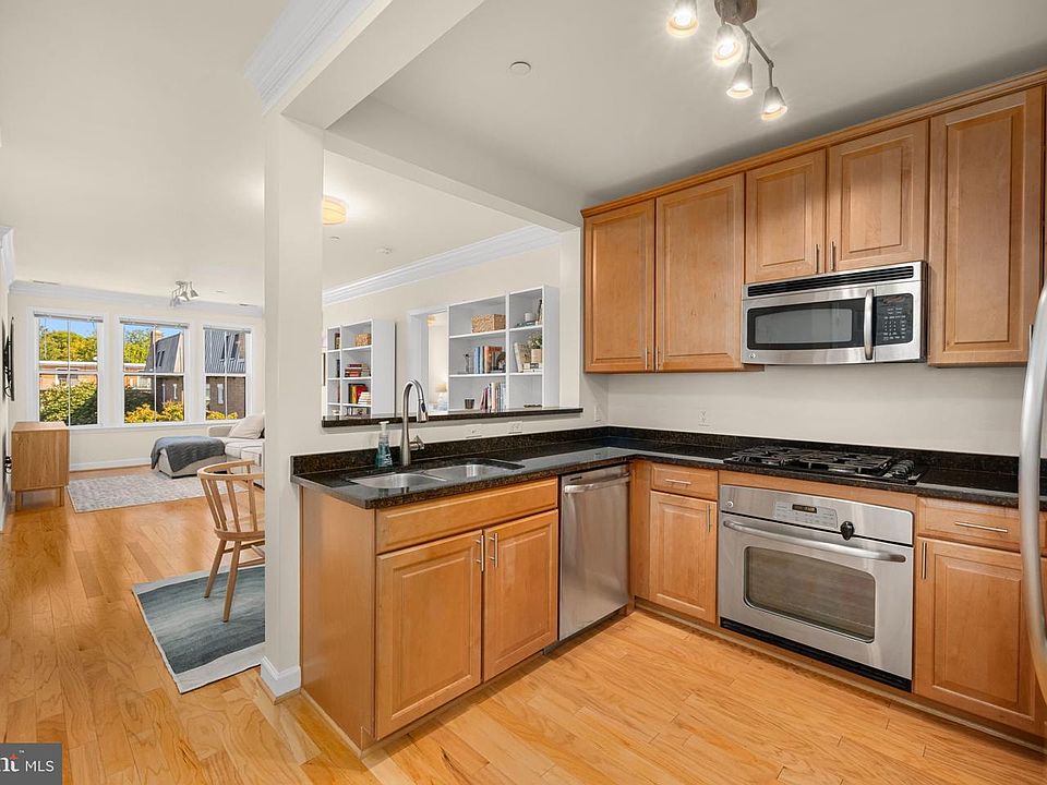 1st image of 2101 N Monroe St APT 307