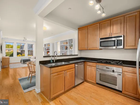 2101 N Monroe St APT 307, Arlington, VA 22207