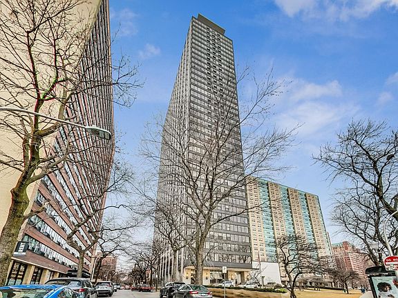 2nd image of 3150 N Lake Shore Dr APT 8F