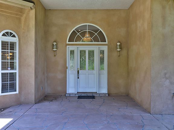 4th image of 10200 San Bernardino Dr NE