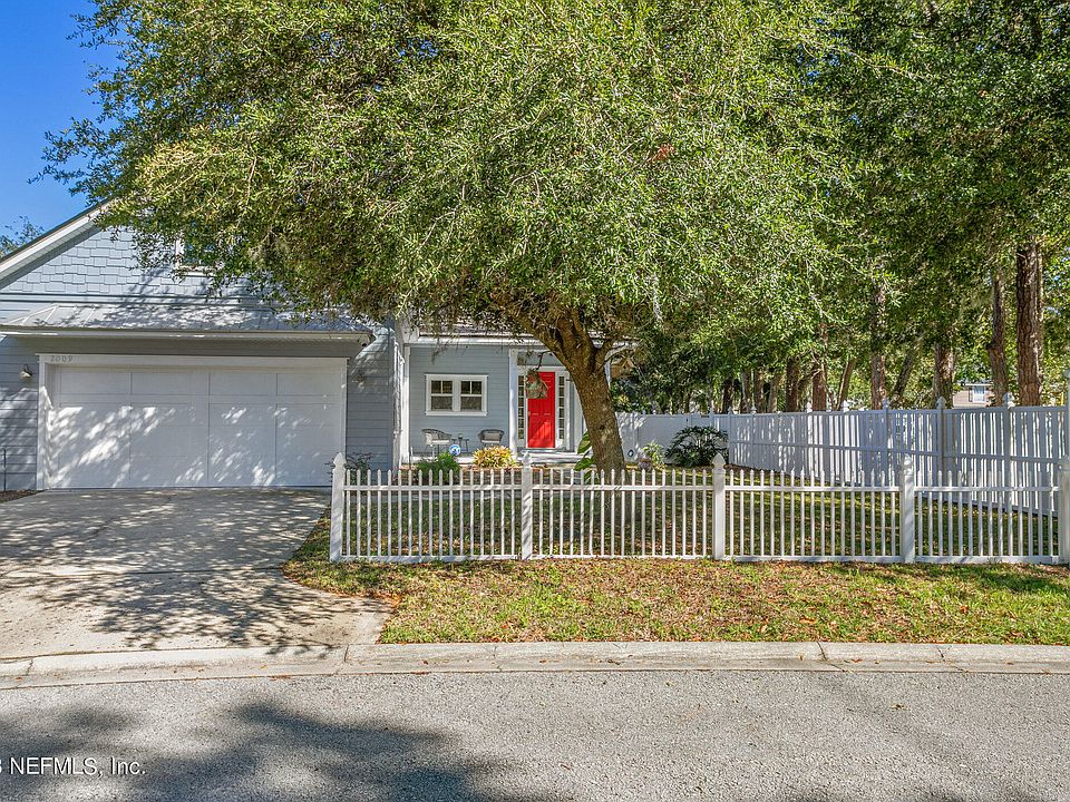 1st image of 2009 PARADISE OAKS Court