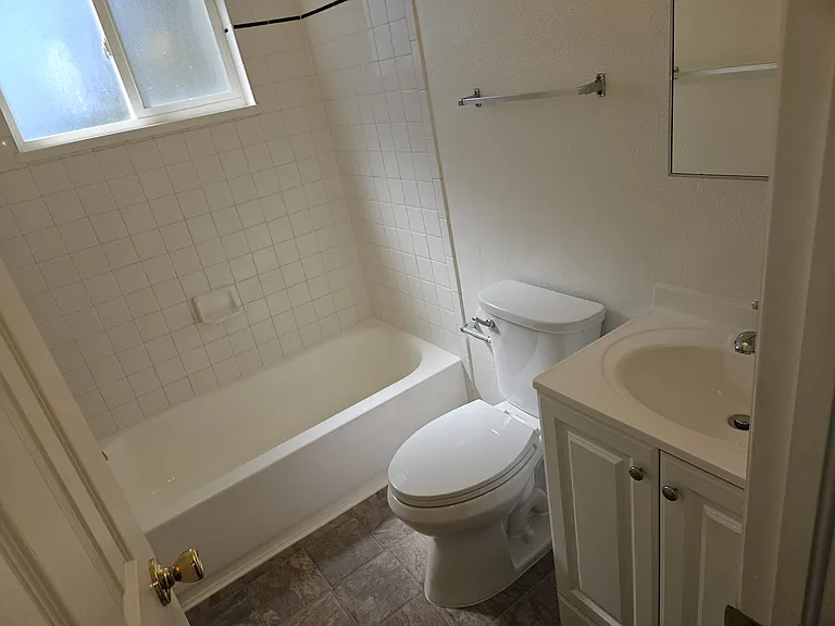 Mesa Vista Apartments — Photo 11