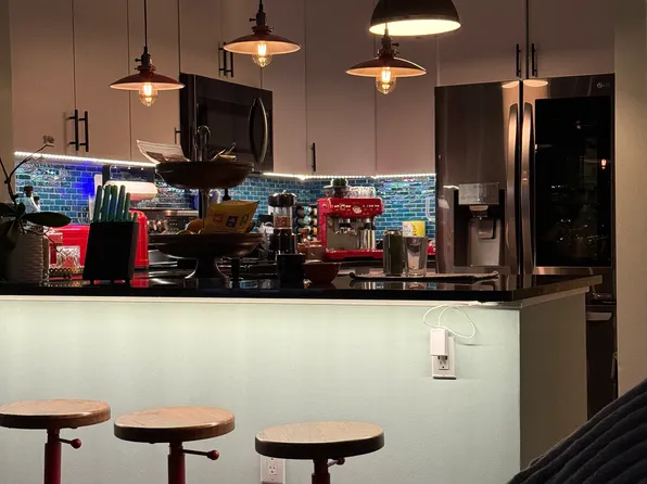 26 Avenue image 3 of 15