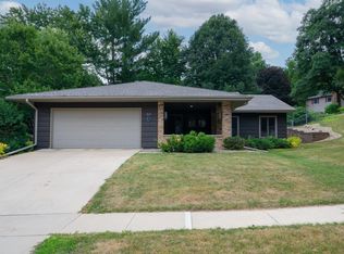 616 Woodhill Ct NW, Rochester, MN 55901