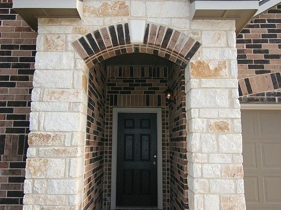 3rd image of 613 Saddle House