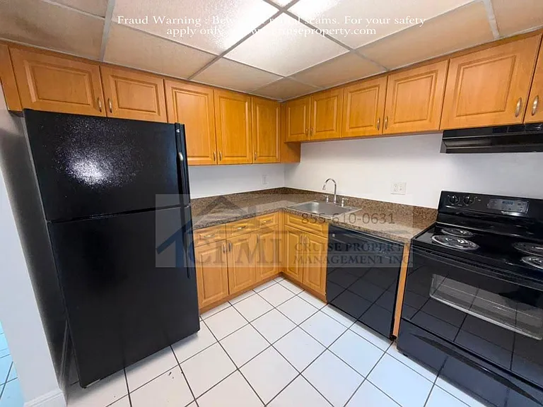 2930 Forest Hills Blvd — Photo 40