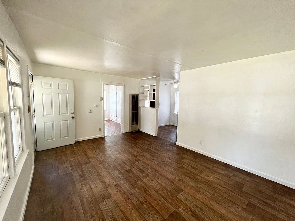 2nd image of 1114 N Davis St