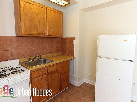 3rd image of 505 W Belmont Ave #61701E