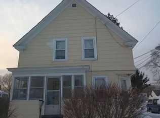 11 Farrington St, Rochester, NH 03867