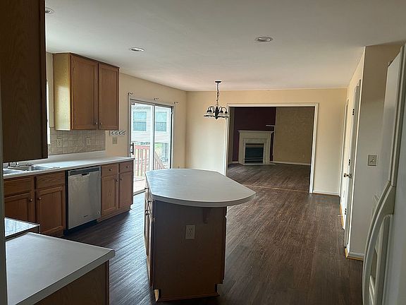 3rd image of 6438 Woodsong Dr