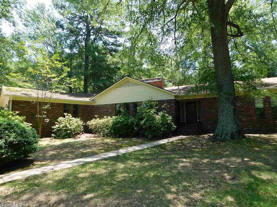 1st image of 110 Clearlake Dr