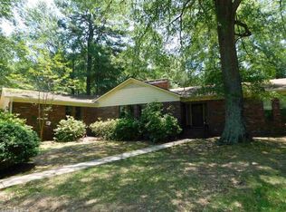 110 Clearlake Dr, Russellville, AR 72802