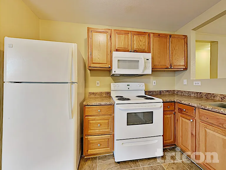 11514 W Wethersfield Rd — Photo 6